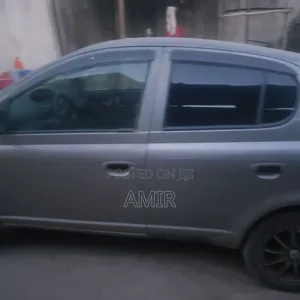 Toyota Vitz 2004 Silver