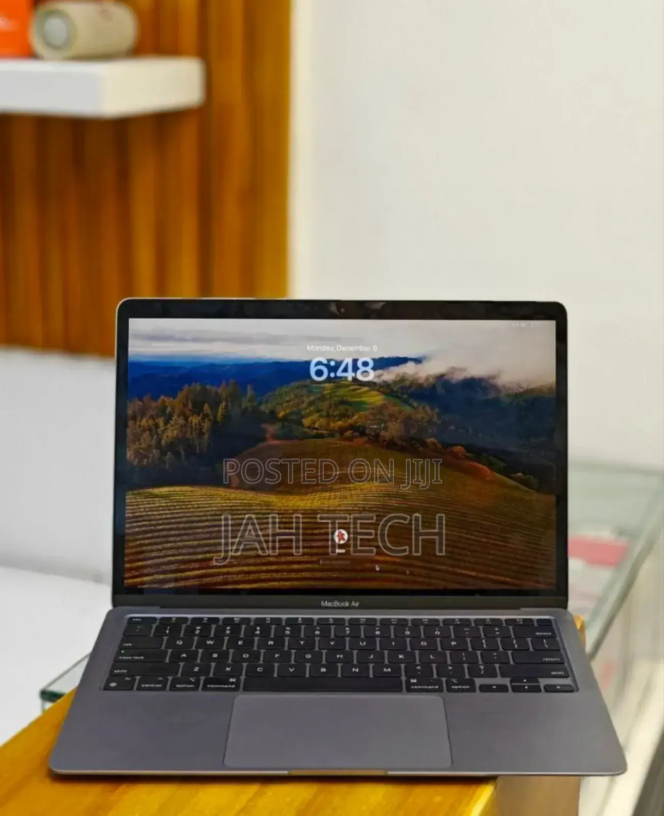 New Laptop Apple MacBook Air 2020 M1 8GB Apple M1 SSD 256GB