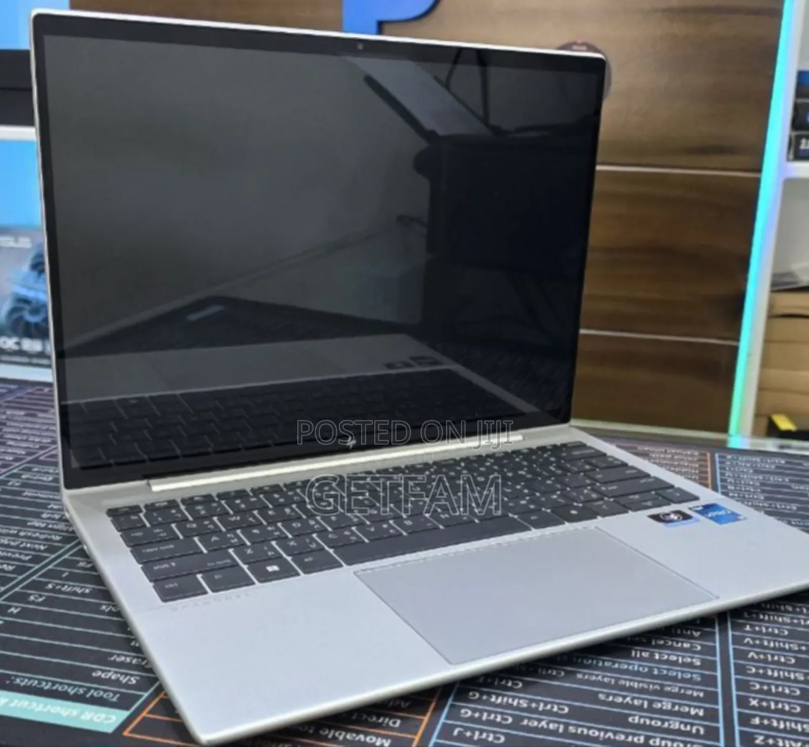New Laptop HP Dragonfly G1 16GB Intel Core i7 SSD 512GB
