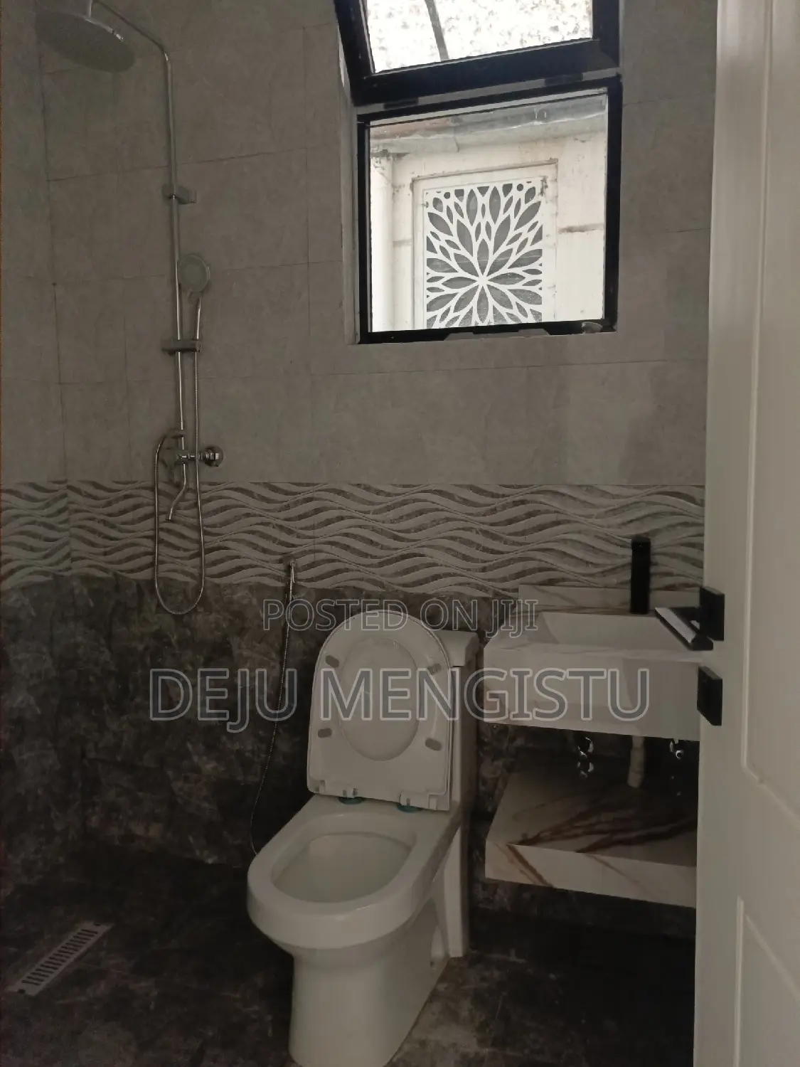3bdrm Apartment in Ayat Zone, Bole for sale