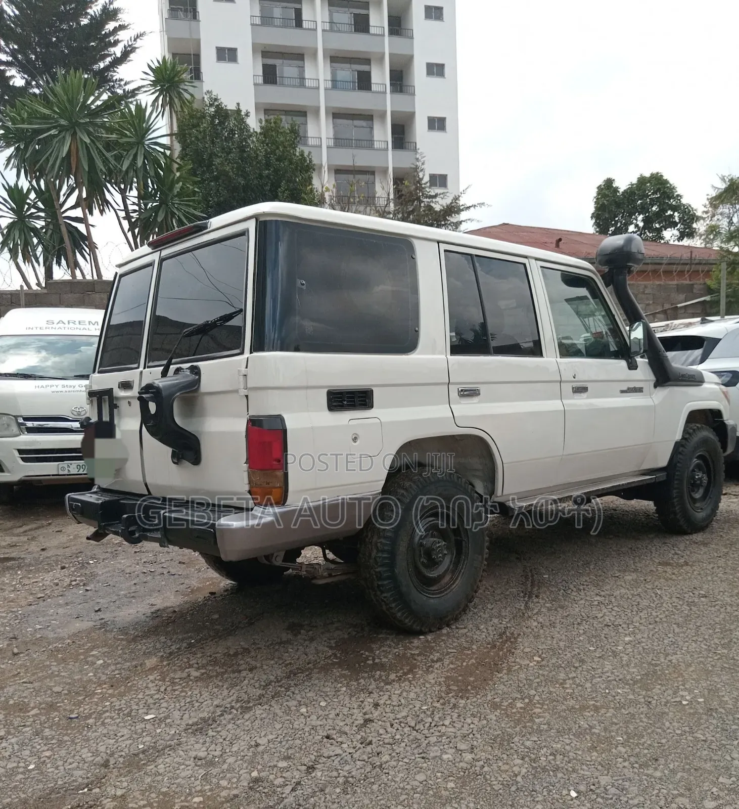 Toyota Land Cruiser 2010 White