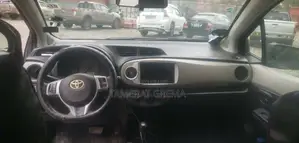 Toyota Yaris 2012 Gray