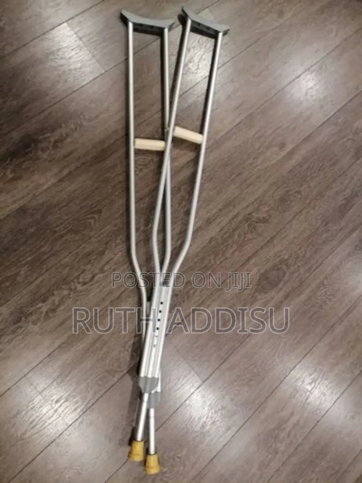 ክራንች አግዚለሪ ቁመቱ ከፍ እና ዝቅ የሚል