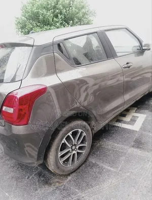 Suzuki Swift 2022 Gray