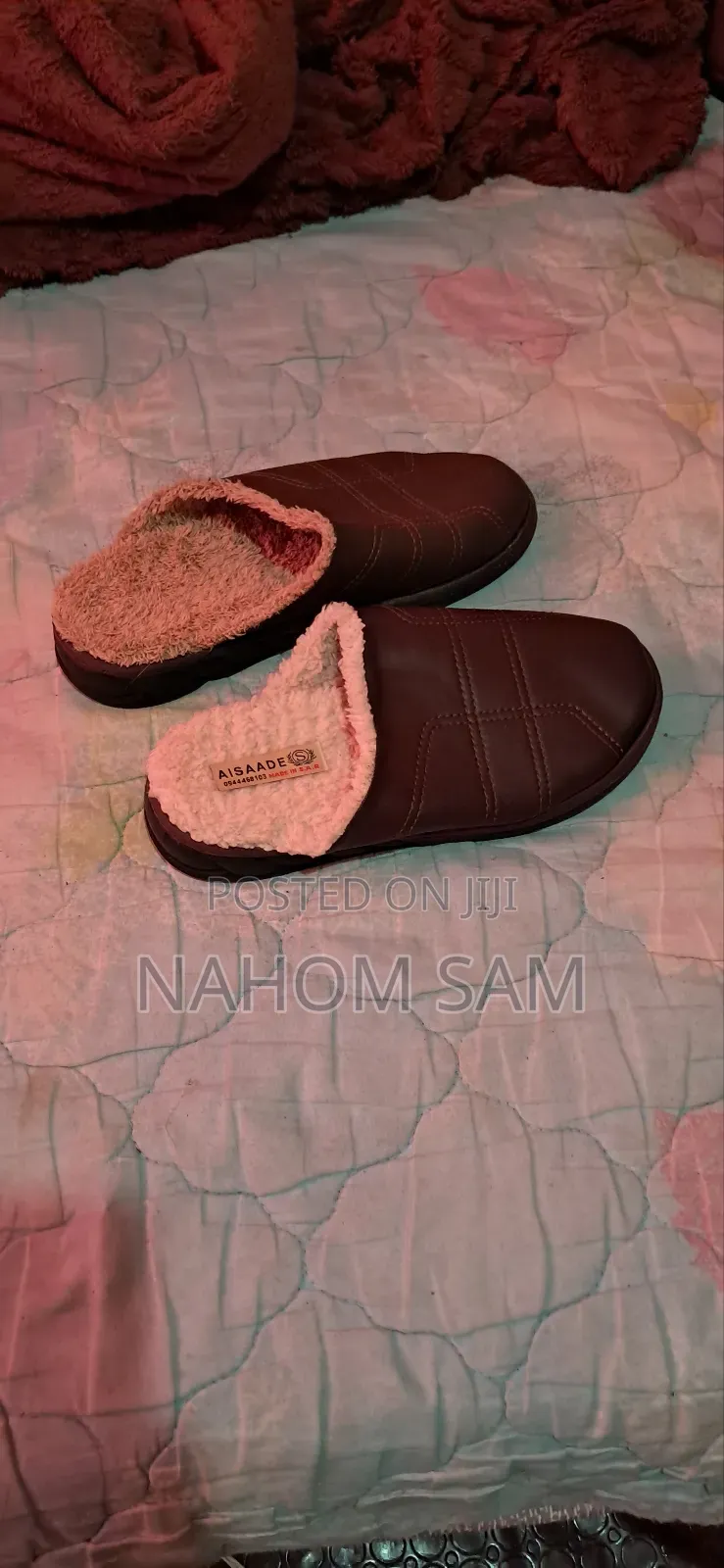 ነጠላ ጫማ Sandals