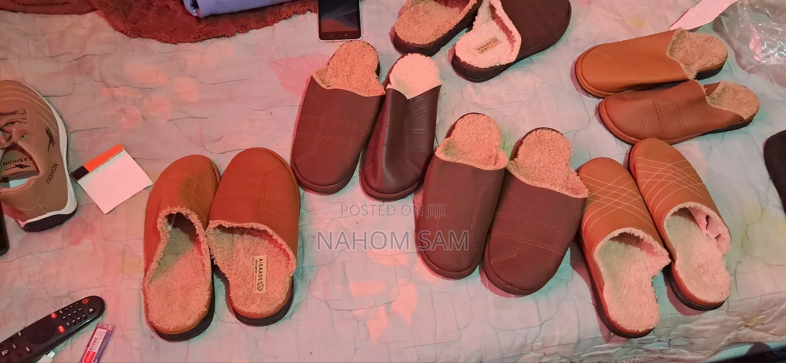 ነጠላ ጫማ Sandals