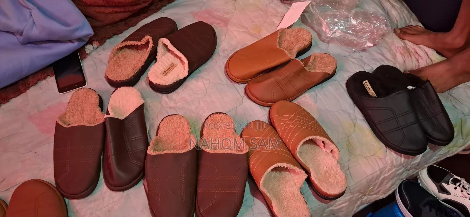 ነጠላ ጫማ Sandals