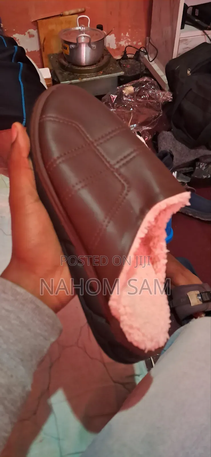 ነጠላ ጫማ Sandals