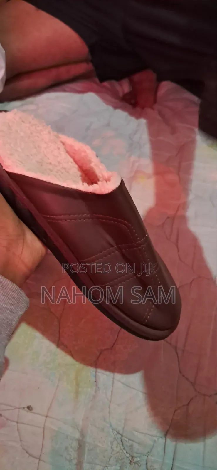 ነጠላ ጫማ Sandals