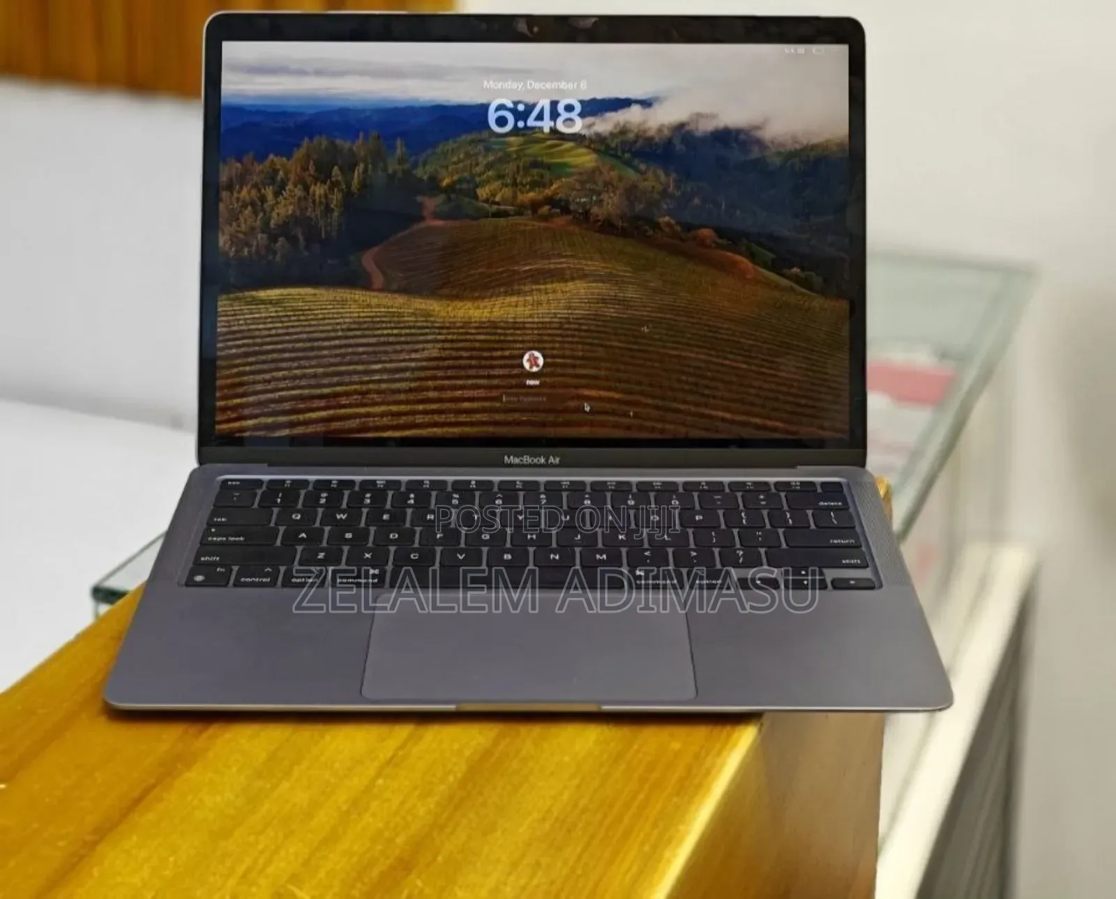 New Laptop Apple MacBook Air 2020 M1 8GB Apple M1 SSD 256GB