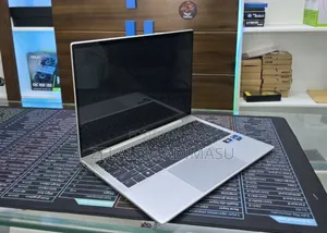 New Laptop HP Dragonfly Folio 16GB Intel Core i7 SSD 512GB