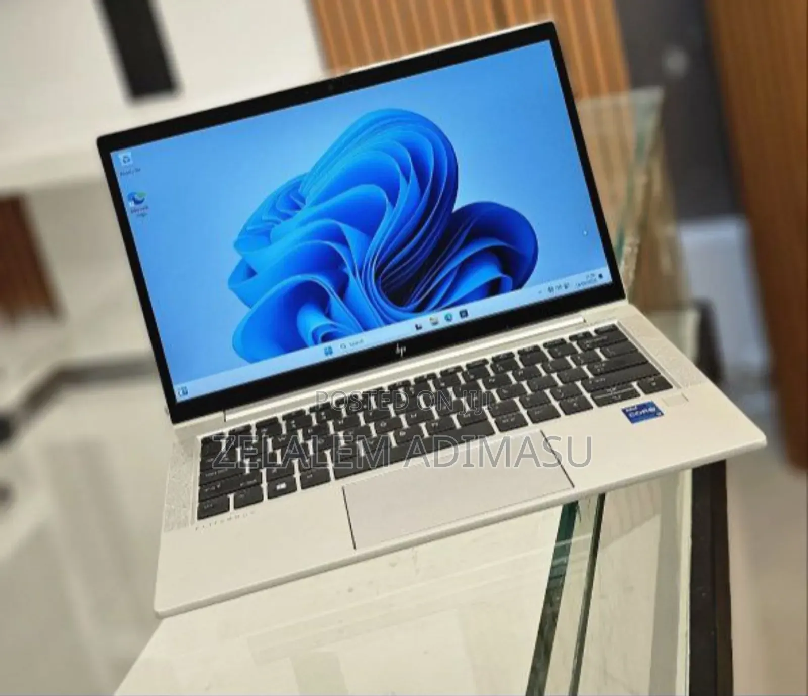 New Laptop HP EliteBook 830 G8 16GB Intel Core i7 SSD 512GB