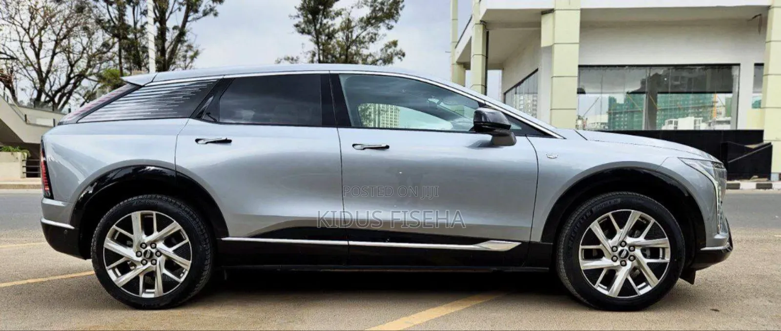 Cadillac Lyriq 2024 Silver