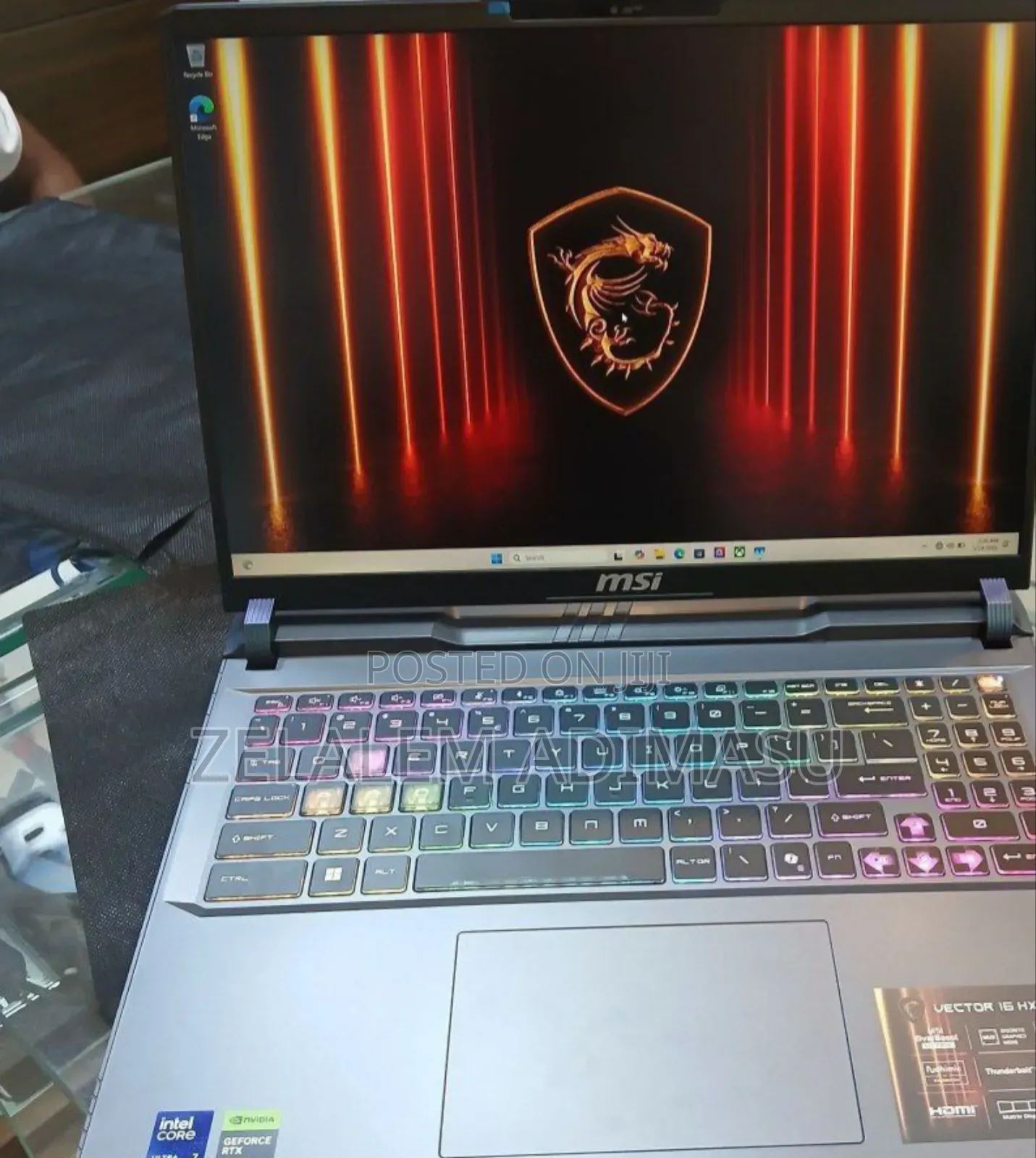 New Laptop MSI Vector 16 HX AI A2XWIG 16GB Intel Core Ultra 7 SSD 1T