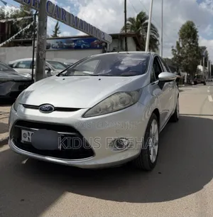 Ford Fiesta 2012 Silver