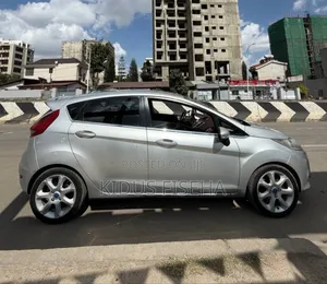 Ford Fiesta 2012 Silver