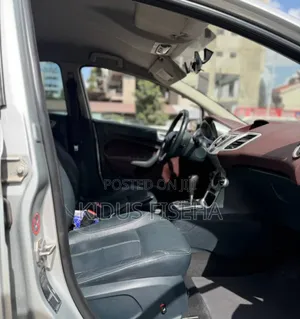 Ford Fiesta 2012 Silver