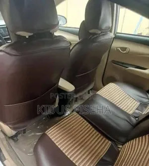 Toyota Yaris 2020 Silver