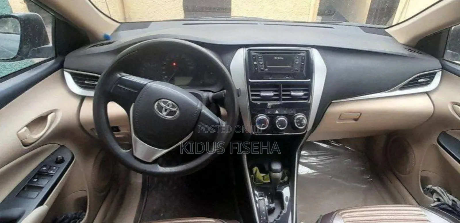 Toyota Yaris 2020 Silver