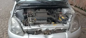 Toyota Vitz 2000 Silver