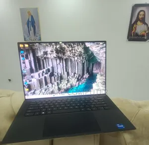 New Laptop Dell XPS 15 16GB Intel Core i7 SSD 512GB