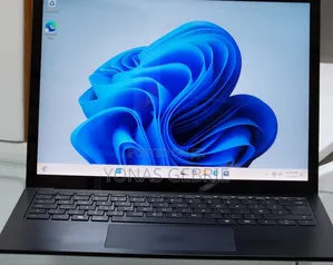 New Laptop Microsoft Surface 16GB Intel Core i7 SSD 512GB