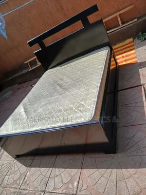 አልጋ እና ፍራሽ አንድ ላይ 1.50 | Bed With Super Bonded Slightly Used