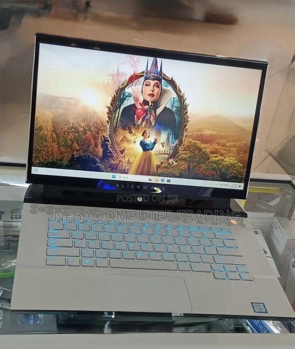 New Laptop Dell Alienware 16 Aurora 16GB Intel Core i7 SSD 512GB