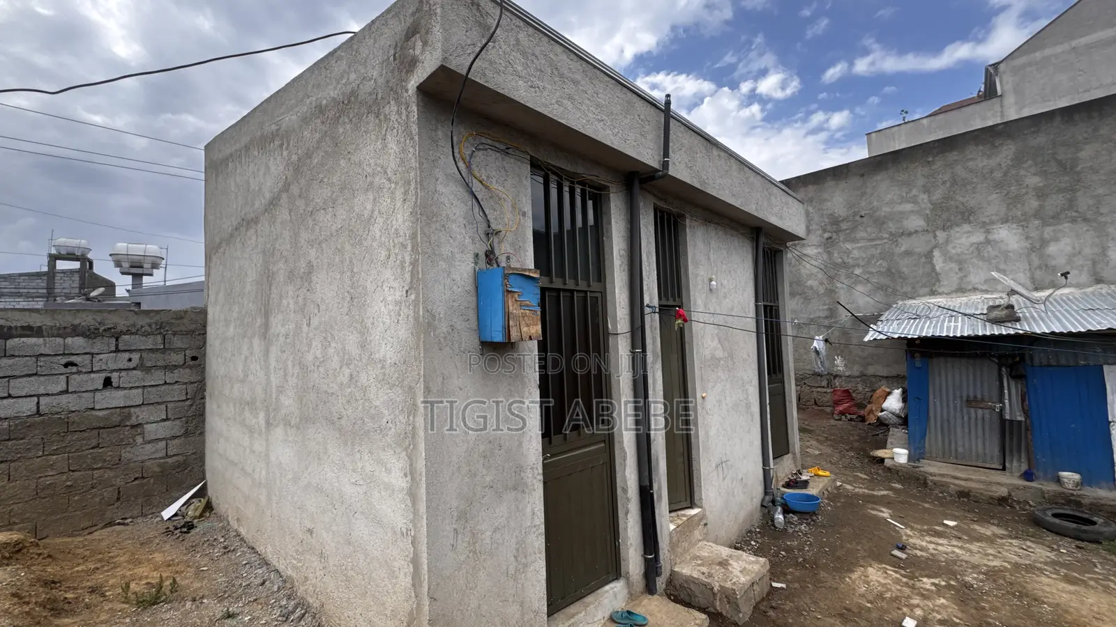 አስቸኳይ የሚሸጥ 450 ካ.ሜ ቦታ - ሰሚት 3ተኛ በር 450 Sq. M Land for Sale in Summit