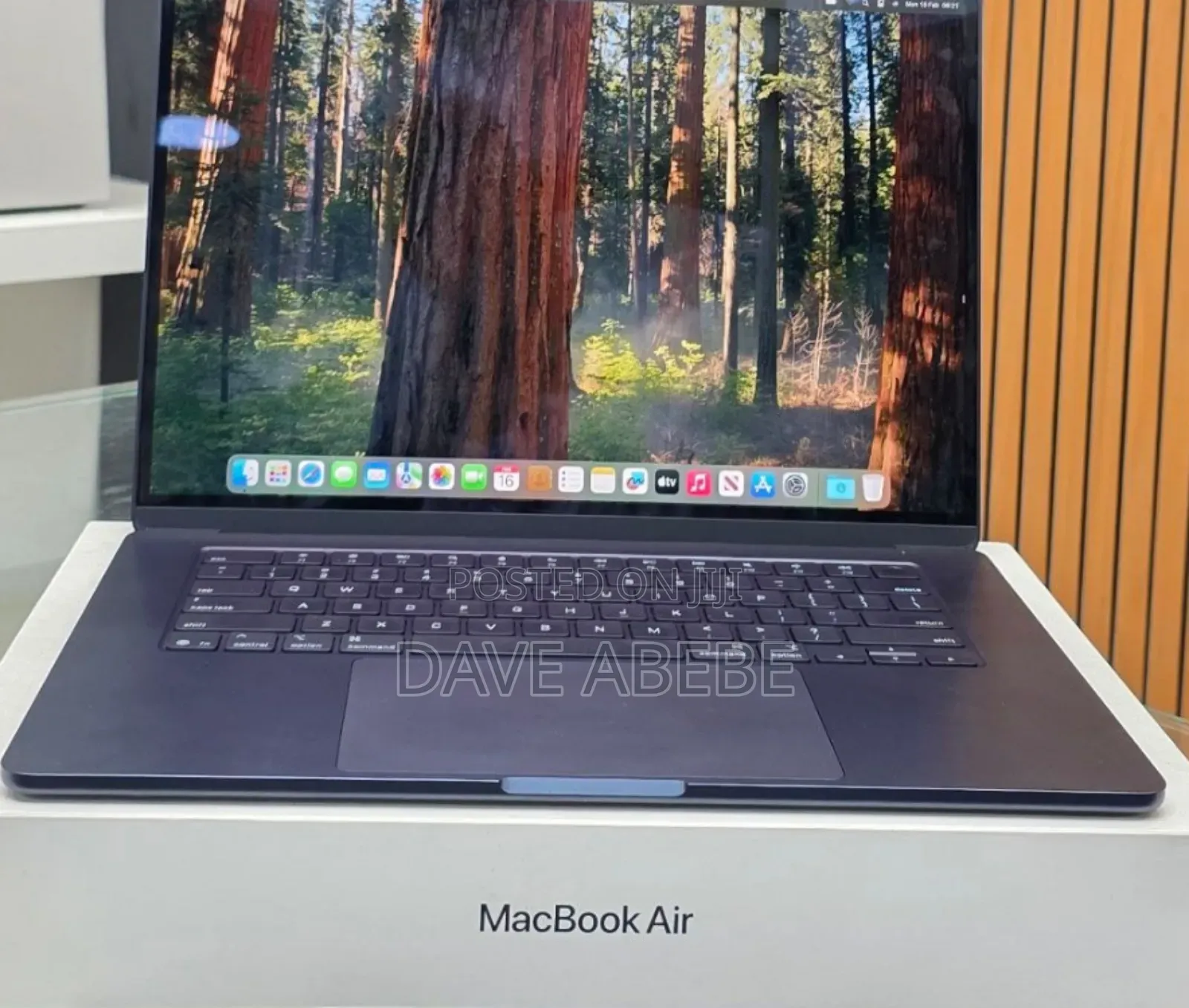 New Laptop Apple MacBook Air 2025 M4 13-inch 16GB Apple M4 SSD 256GB