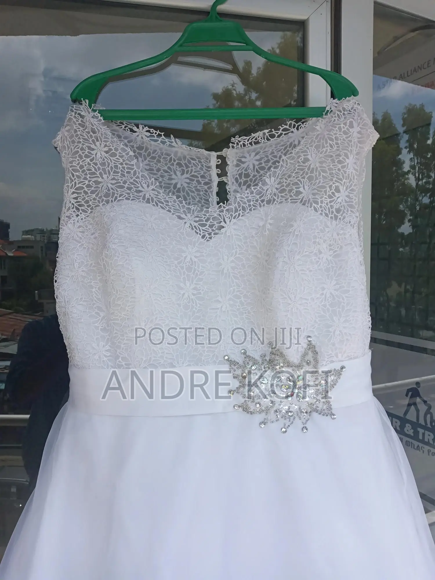 Jj’S House Wedding Dress