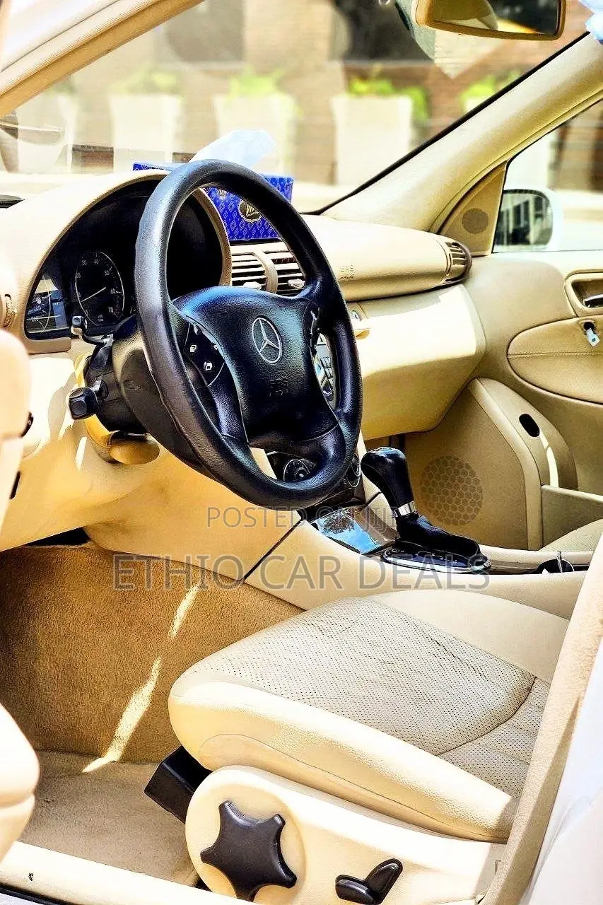Mercedes-Benz C200 2008 White