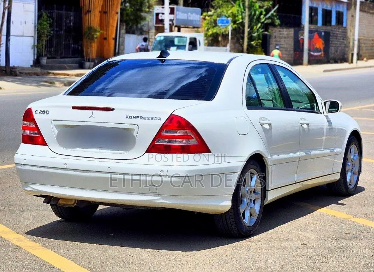 Mercedes-Benz C200 2008 White