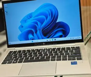 New Laptop HP EliteBook 830 G8 16GB Intel Core i7 SSD 512GB