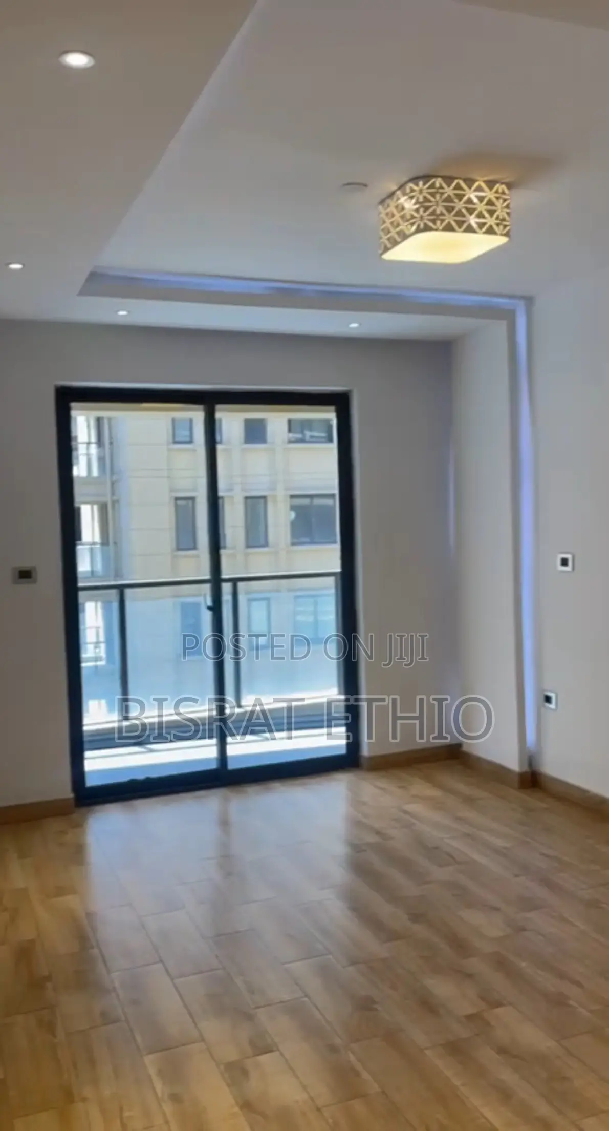 3bdrm Apartment in Cmc ፀሀይ ሪልስቴት, Bole for sale