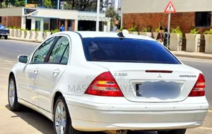 Mercedes-Benz C200 2006 White