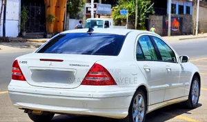 Mercedes-Benz C200 2006 White