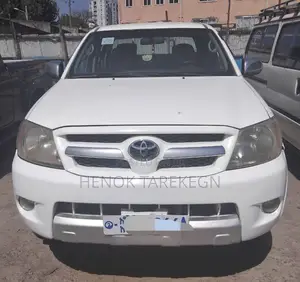 Toyota Hilux 2008 White