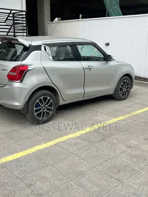 Suzuki Swift 2022 Silver