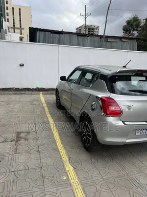Suzuki Swift 2022 Silver