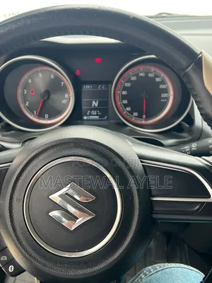 Suzuki Swift 2022 Silver