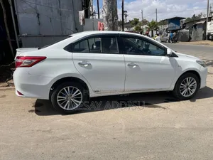 Toyota Yaris 2015 White