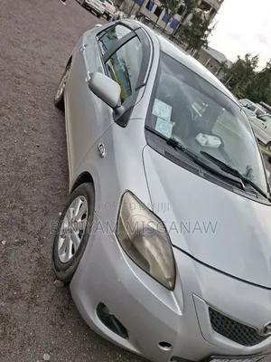 Toyota Yaris 2009 Silver