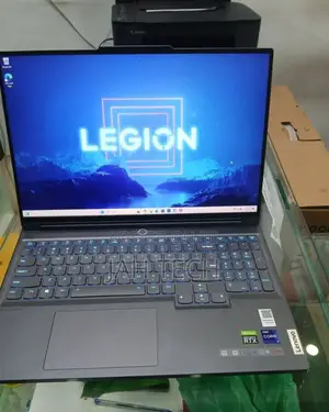 New Laptop Lenovo Lrgion 7i 16GB Intel Core i9 SSD 1T