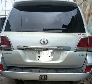 Toyota Land Cruiser 2011 Silver
