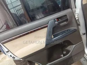 Toyota Land Cruiser 2011 Silver