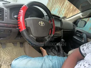 Toyota Land Cruiser 2011 Silver