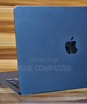 New Laptop Apple MacBook Air 2024 M3 15-inch 16GB Apple M4 SSD 256GB
