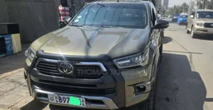 Toyota Hilux 2022 Gray