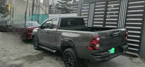 Toyota Hilux 2022 Gray